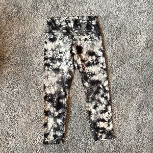 Lululemon Wunder Under tie dye tights Size 8